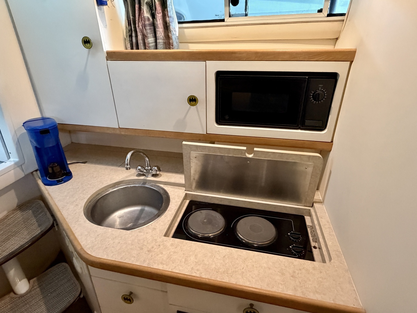 1996 Carver 310 Mid Cabin Express