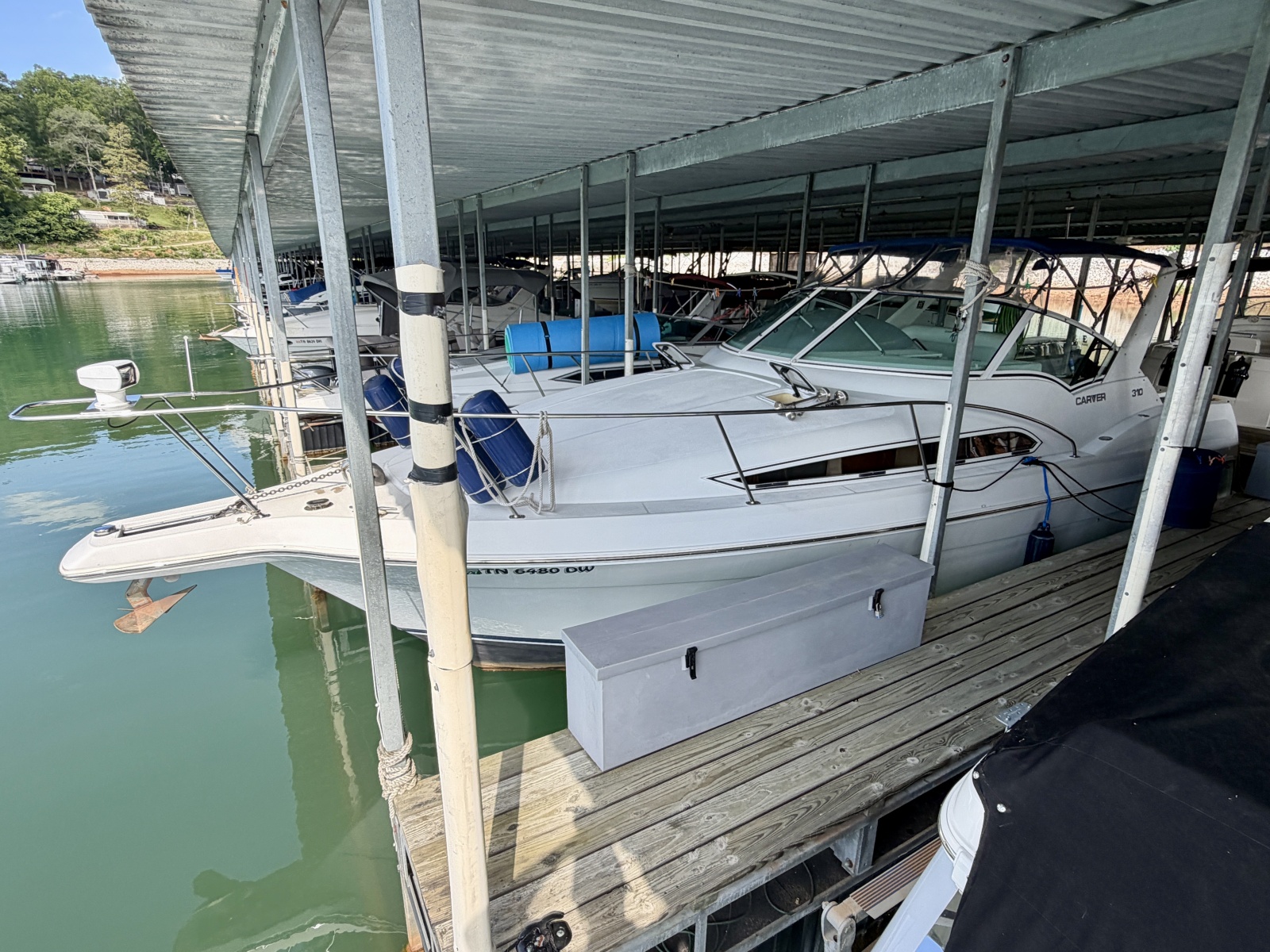 1996 Carver 310 Mid Cabin Express