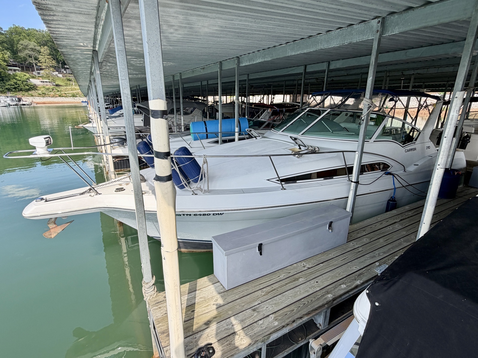1996 Carver 310 Mid Cabin Express