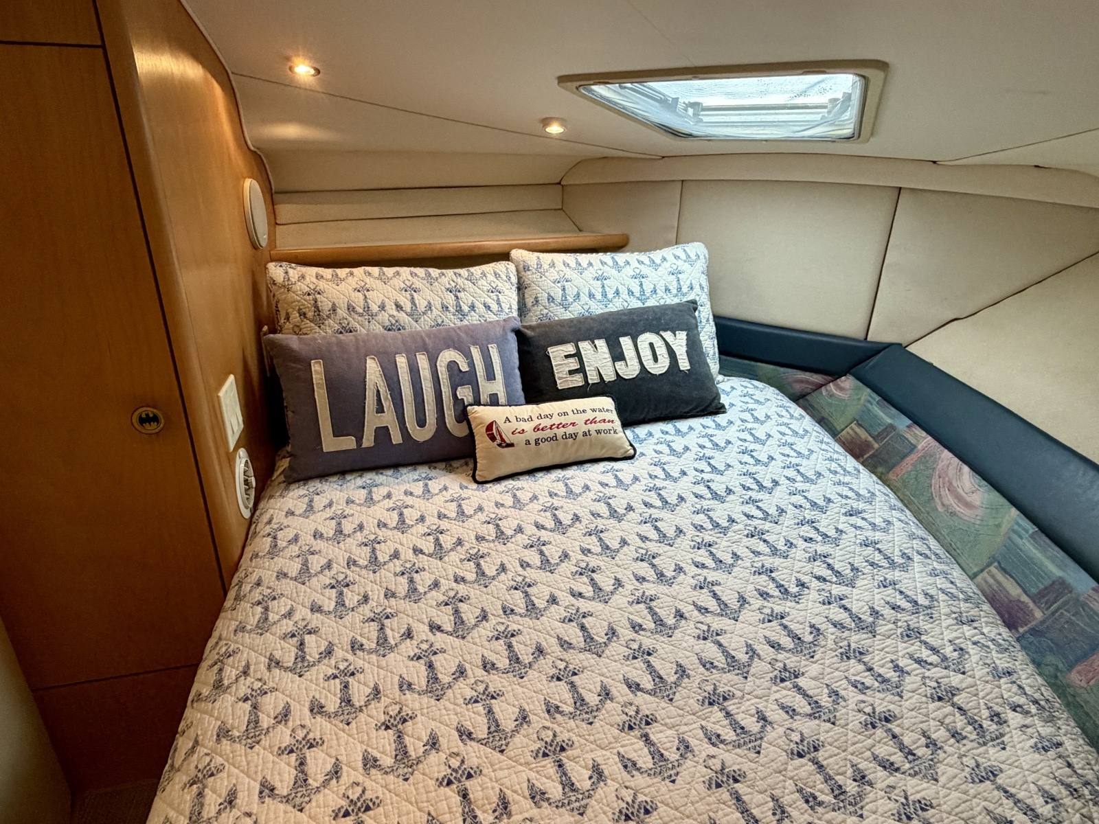 1996 Carver 310 Mid Cabin Express