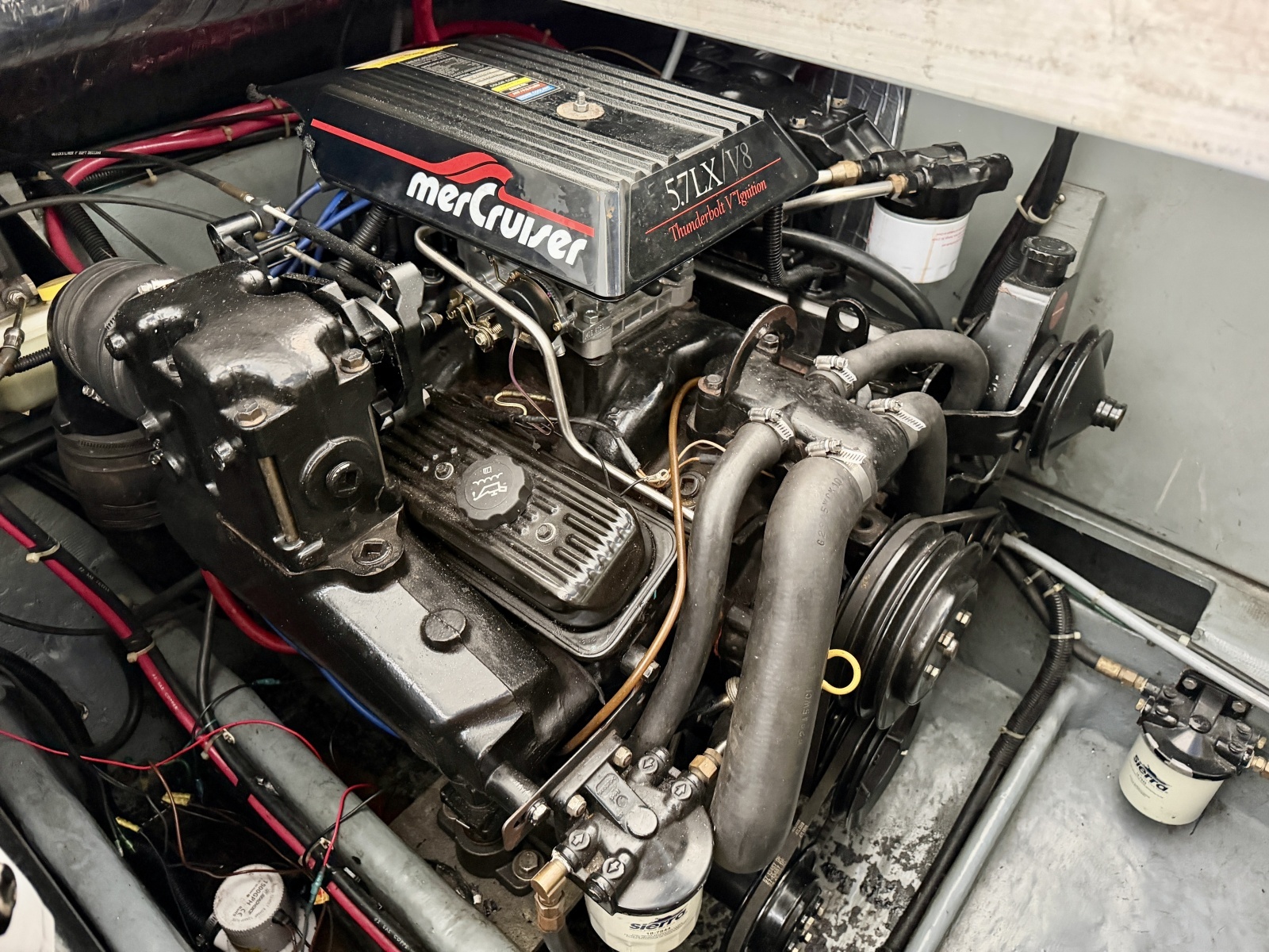 1996 Carver 310 Mid Cabin Express