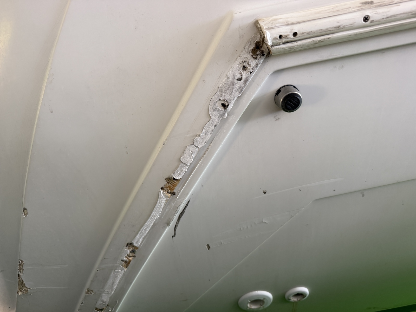 1996 Carver 310 Mid Cabin Express