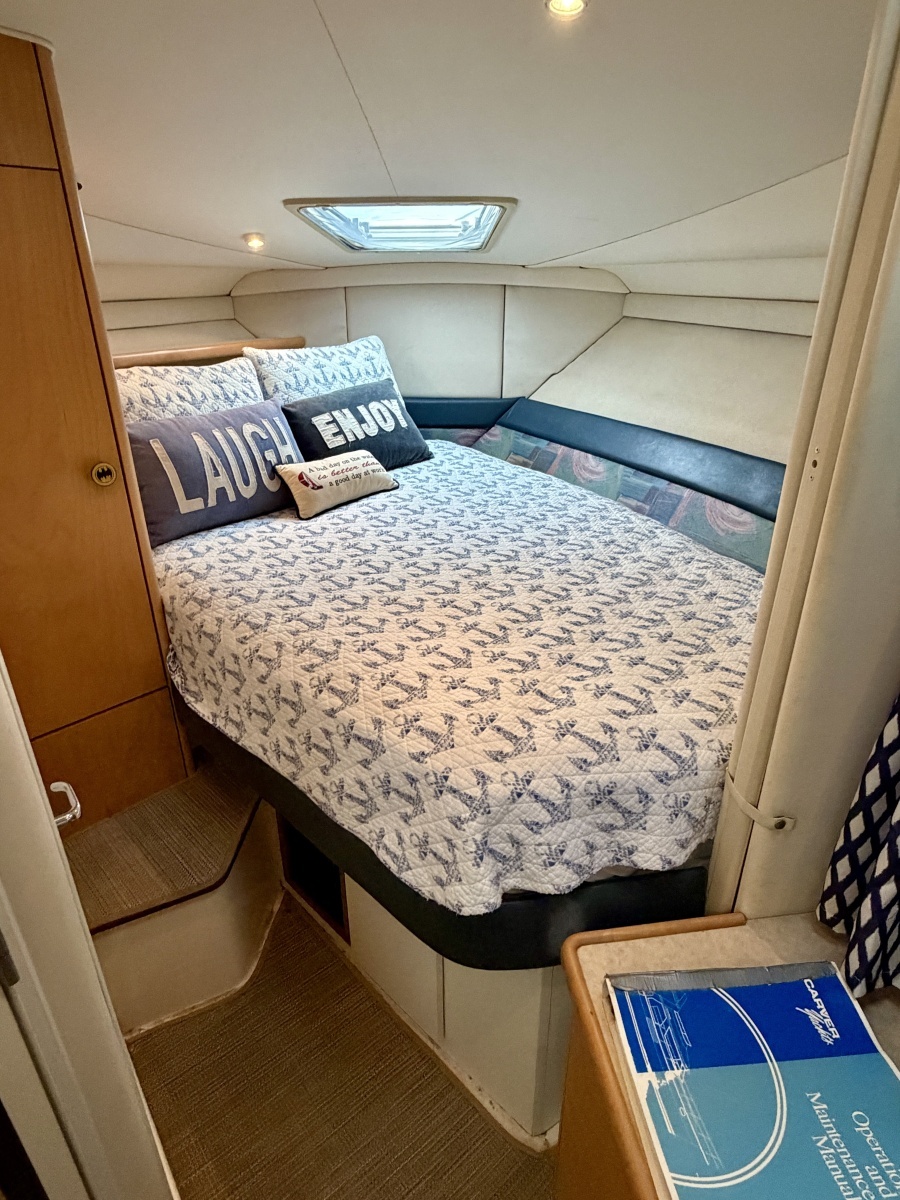 1996 Carver 310 Mid Cabin Express