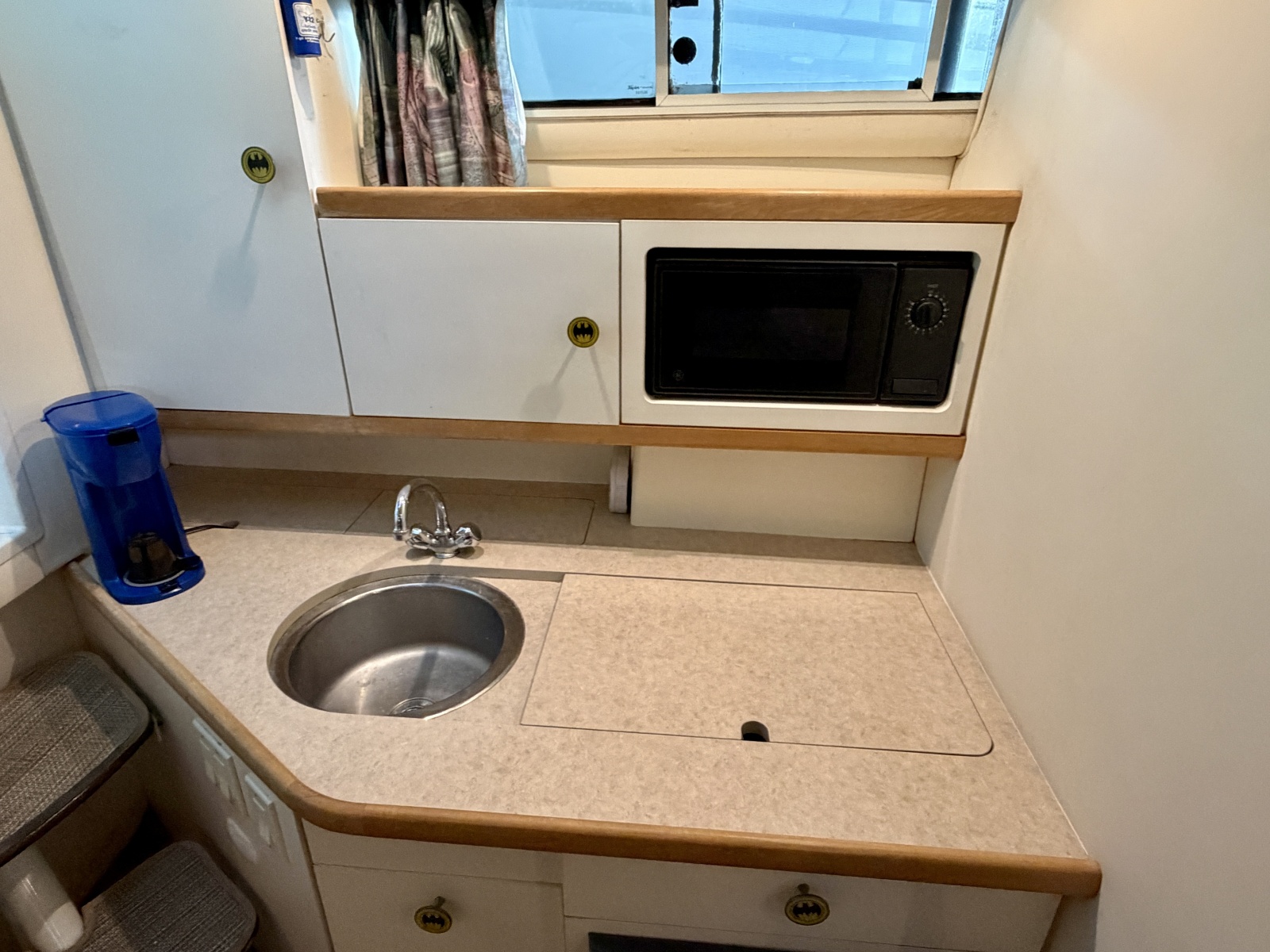 1996 Carver 310 Mid Cabin Express