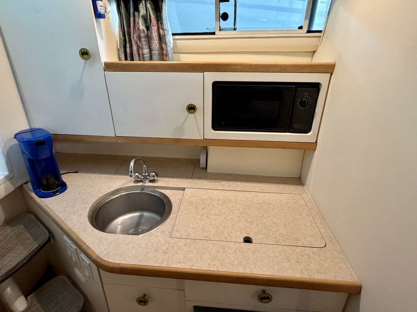 1996 Carver 310 Mid Cabin Express