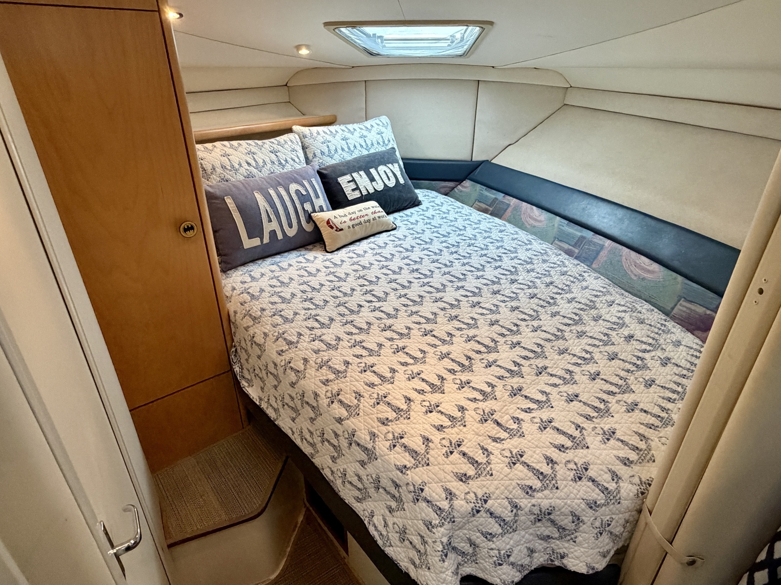1996 Carver 310 Mid Cabin Express