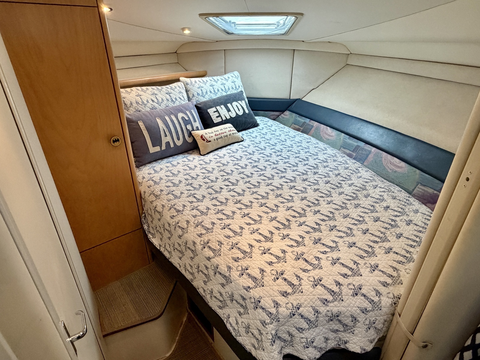 1996 Carver 310 Mid Cabin Express
