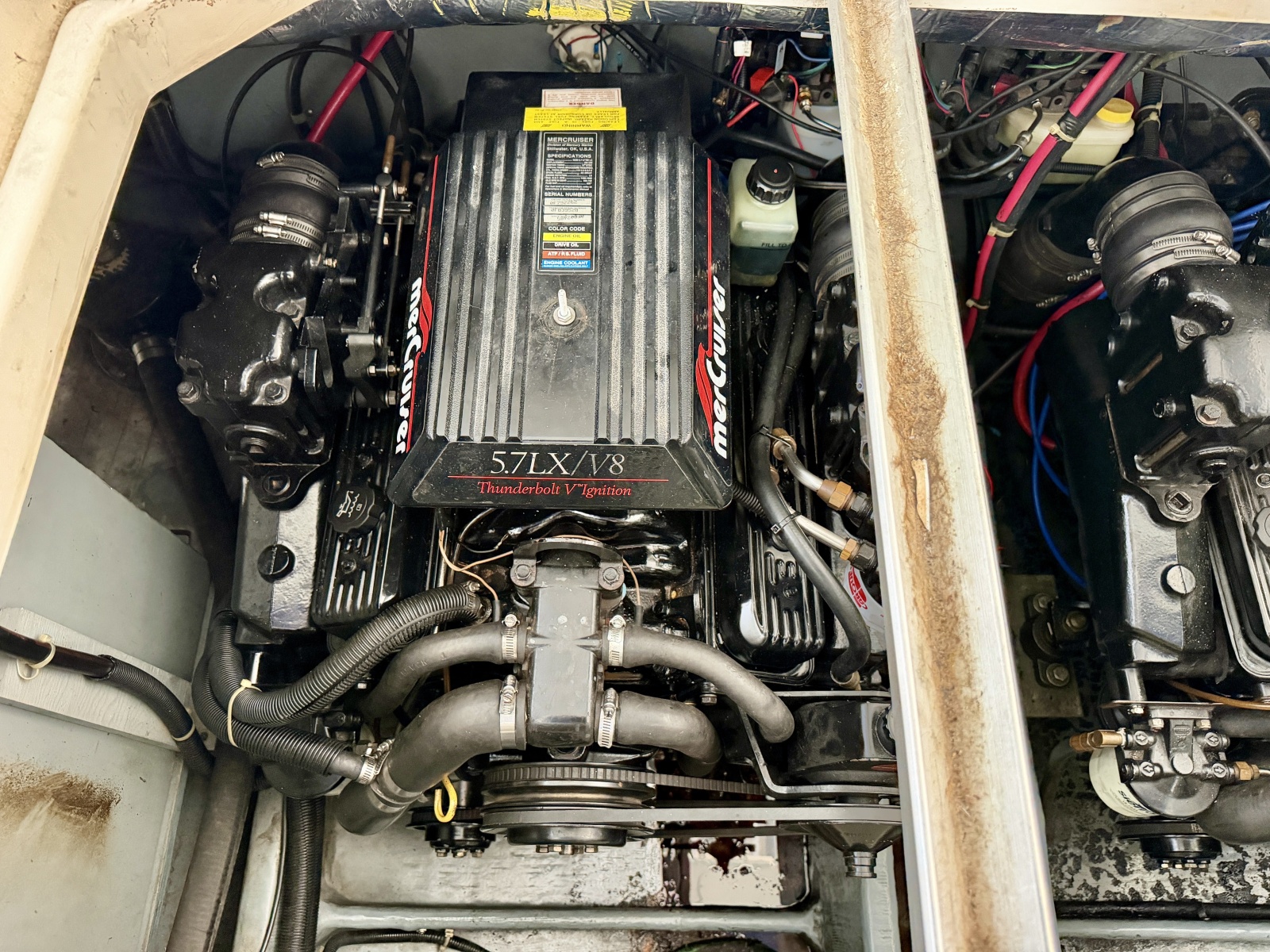 1996 Carver 310 Mid Cabin Express