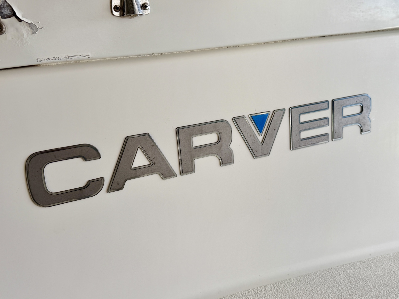 1996 Carver 310 Mid Cabin Express