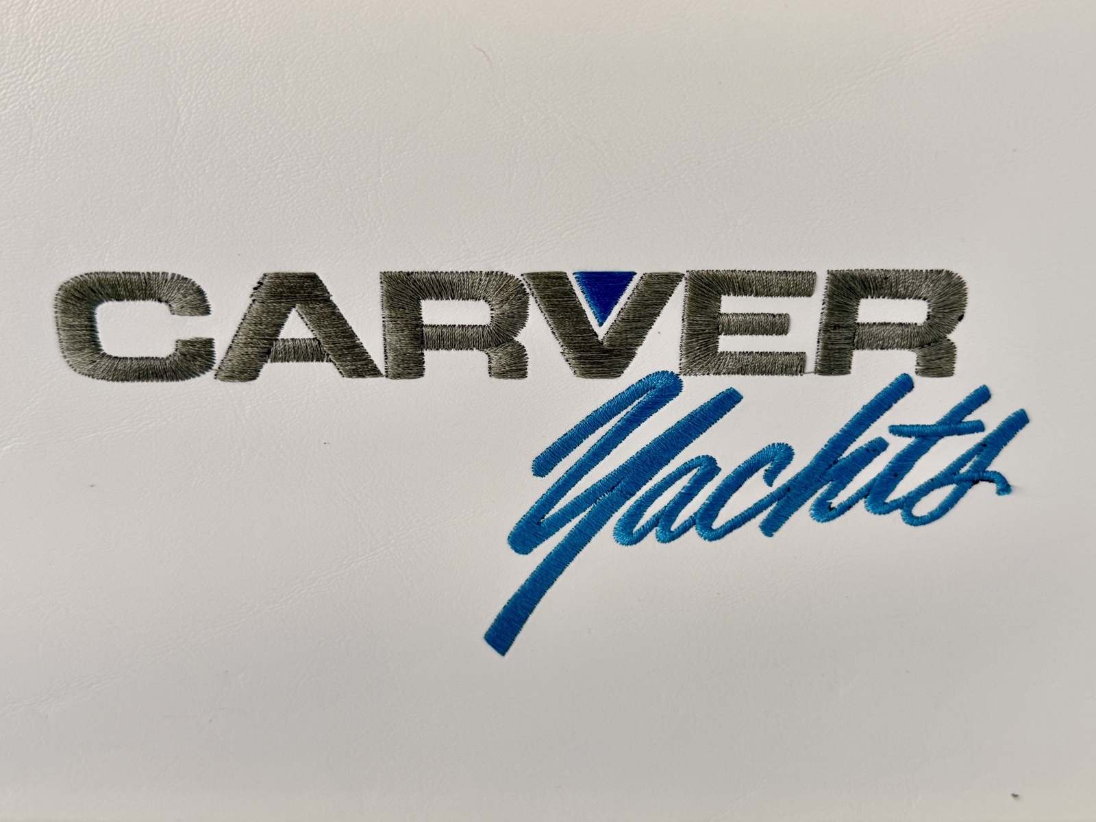 1996 Carver 310 Mid Cabin Express
