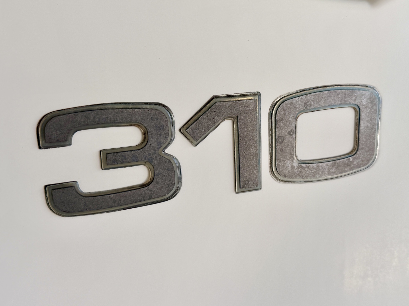 1996 Carver 310 Mid Cabin Express