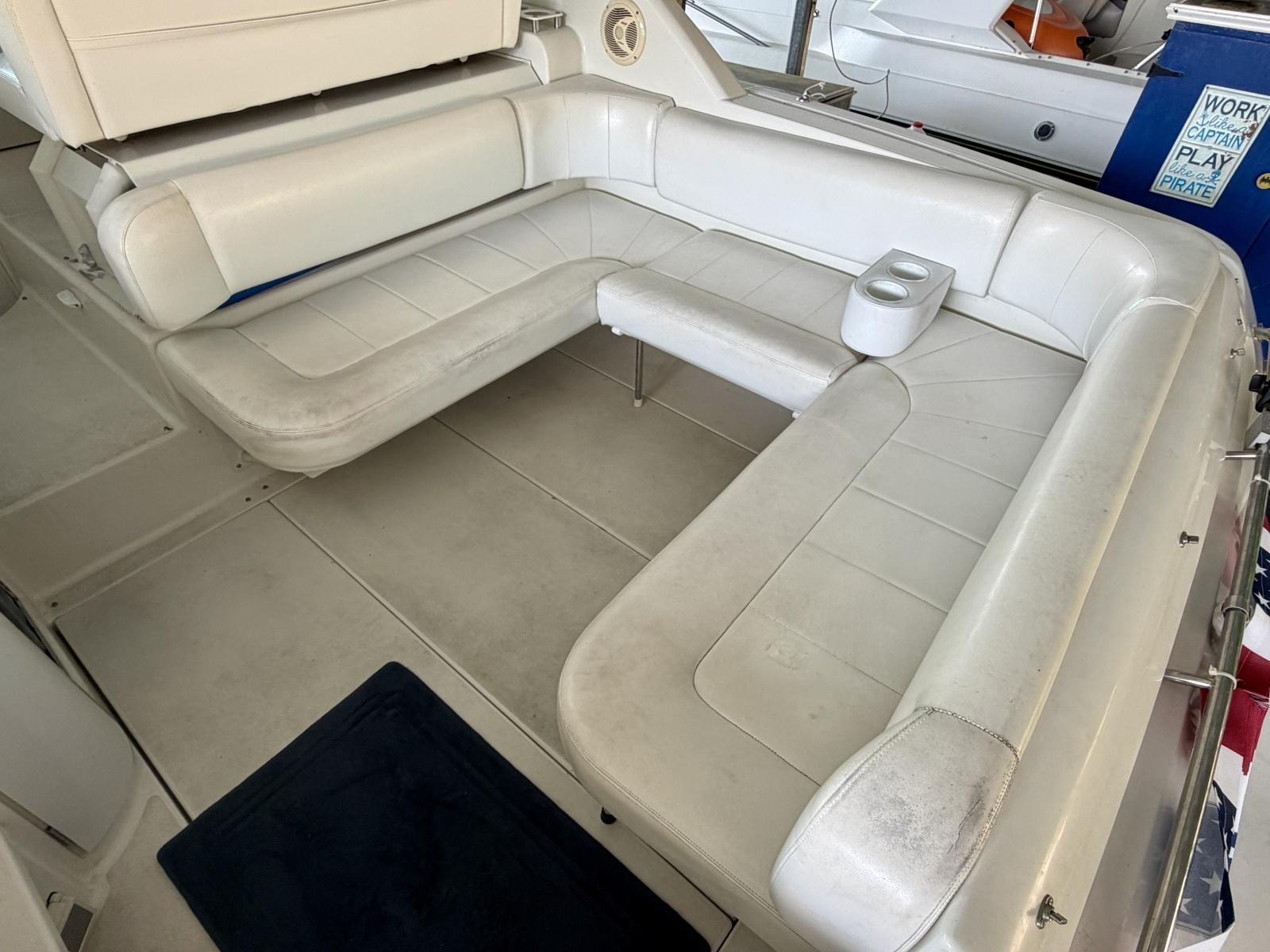 1996 Carver 310 Mid Cabin Express
