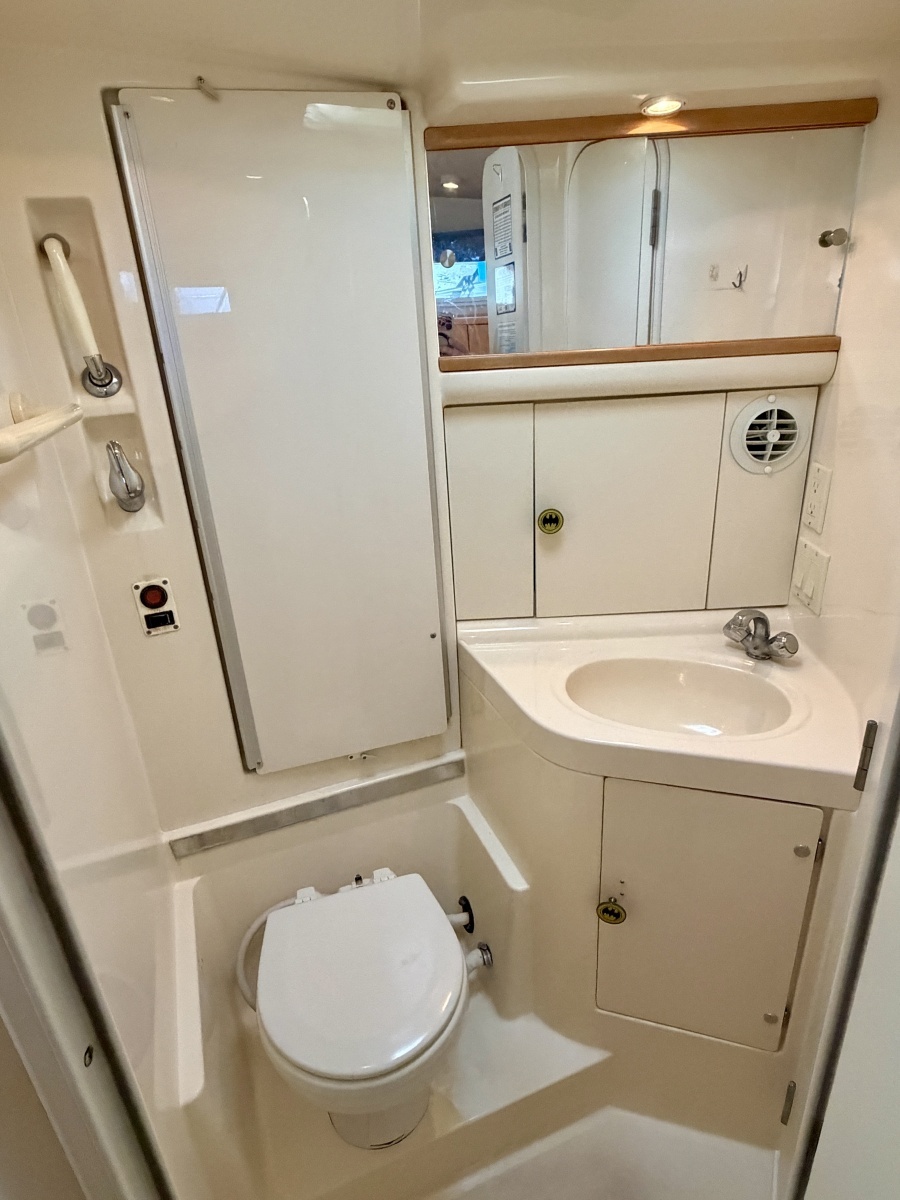 1996 Carver 310 Mid Cabin Express