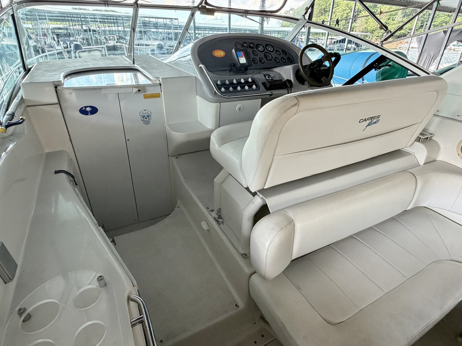 1996 Carver 310 Mid Cabin Express
