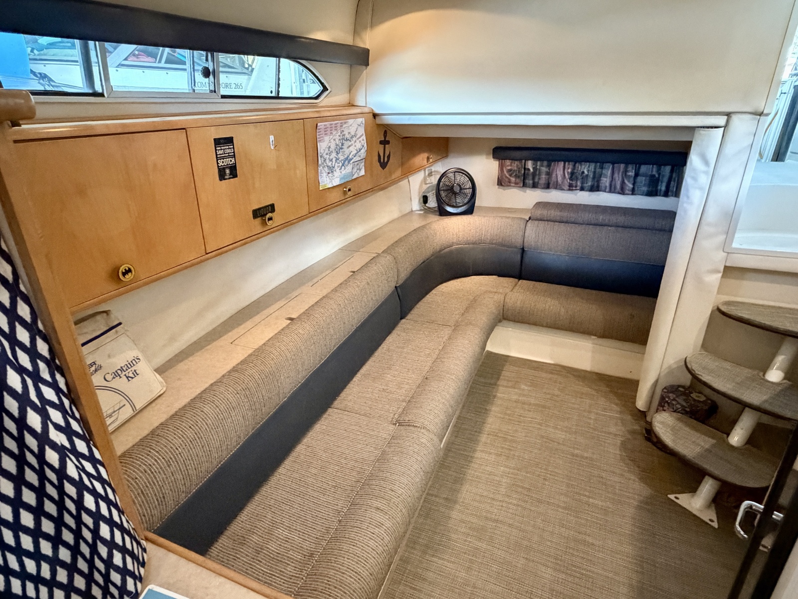 1996 Carver 310 Mid Cabin Express