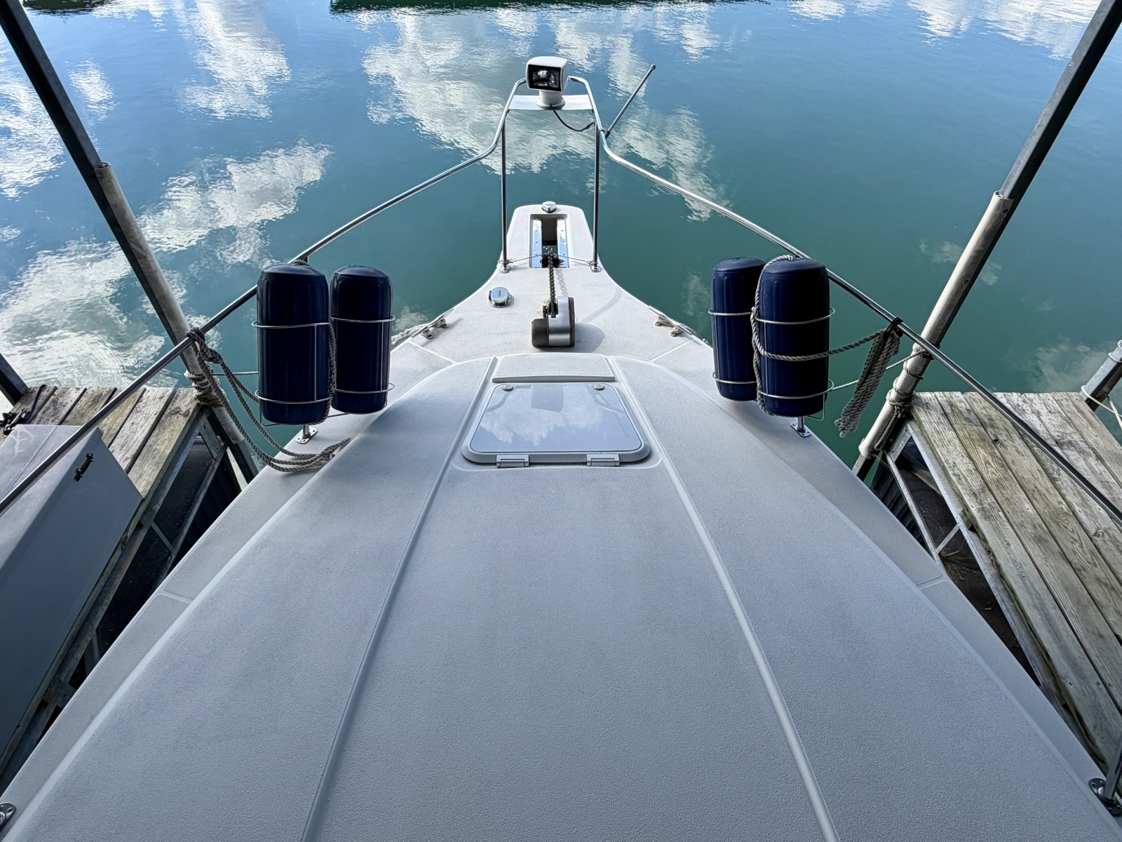 1996 Carver 310 Mid Cabin Express