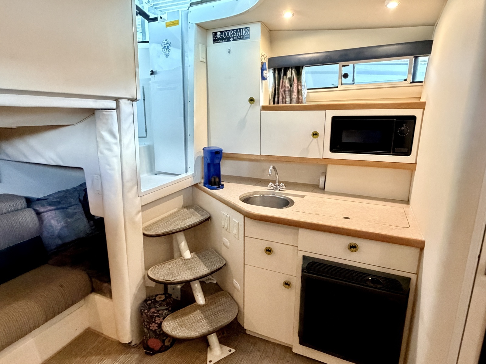 1996 Carver 310 Mid Cabin Express