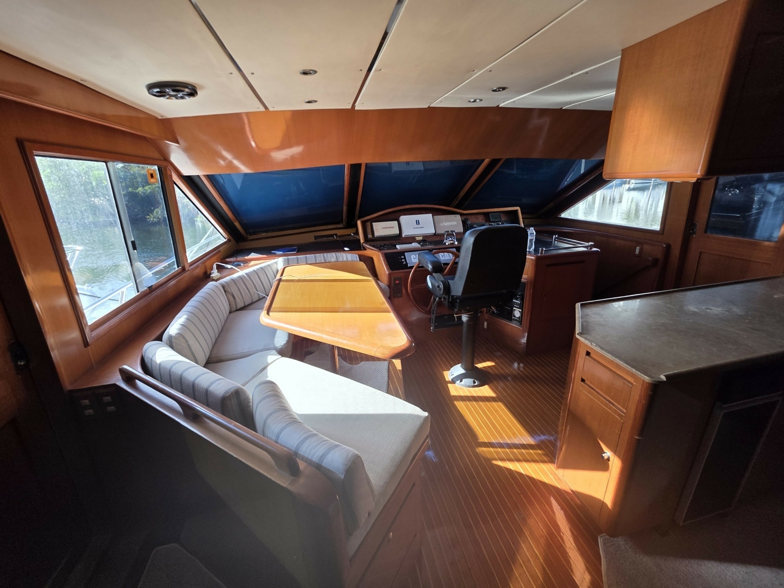 2000 Ocean Alexander 60 Trawler