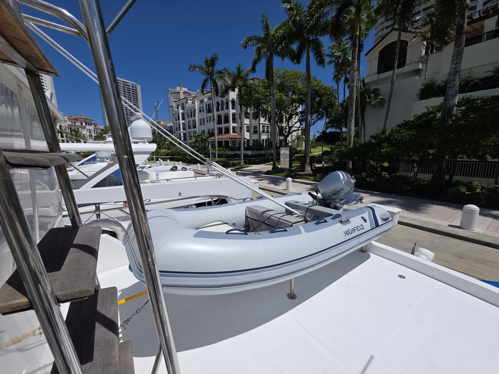 2000 Ocean Alexander 60 Trawler