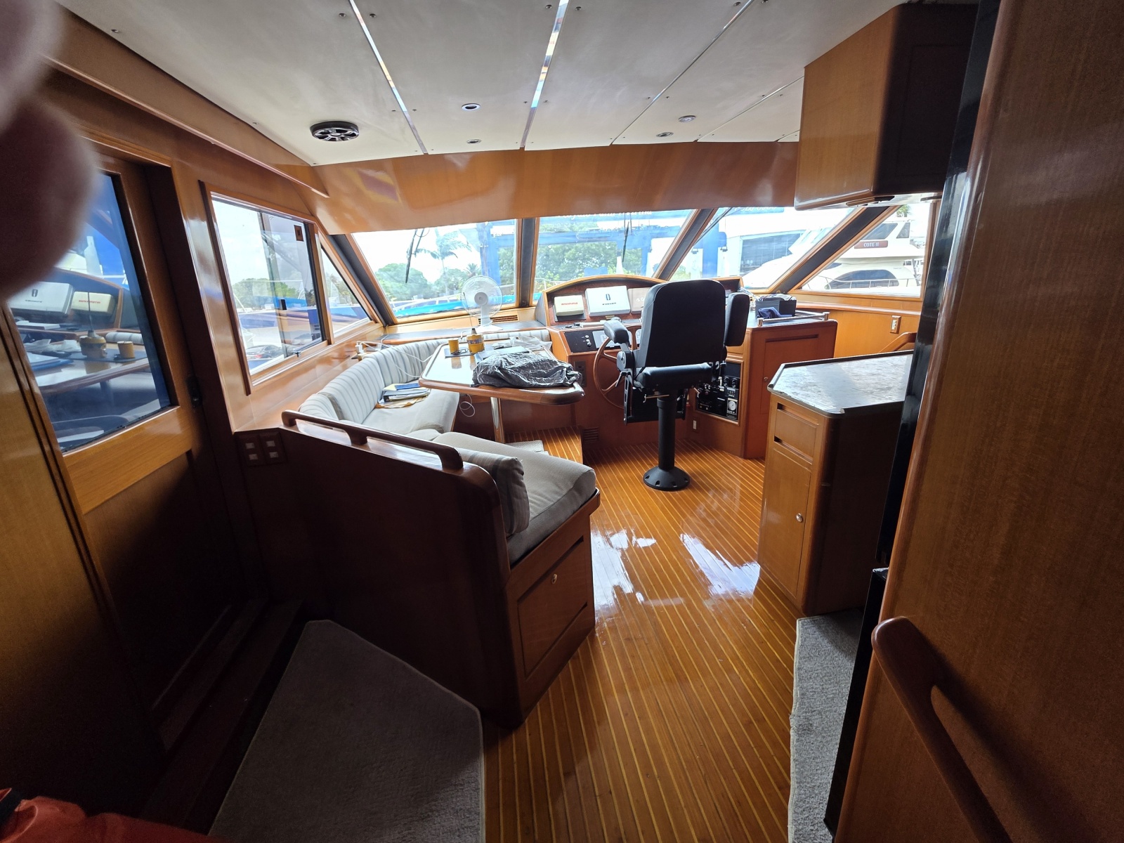 2000 Ocean Alexander 60 Trawler