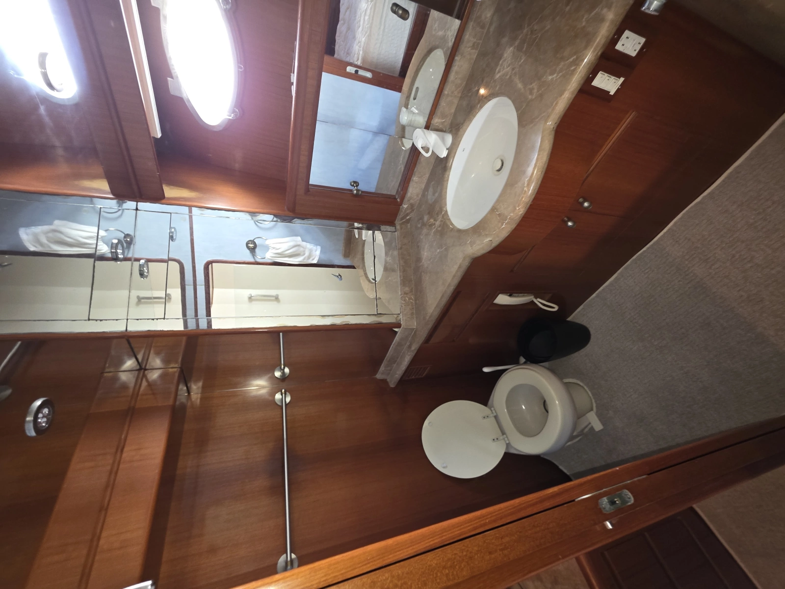 2000 Ocean Alexander 60 Trawler