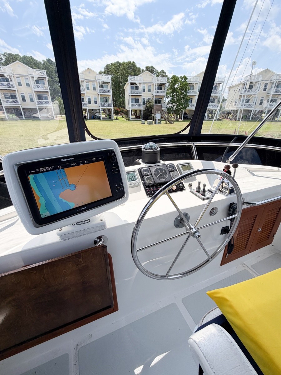 2006 Heritage East 36 Sundeck