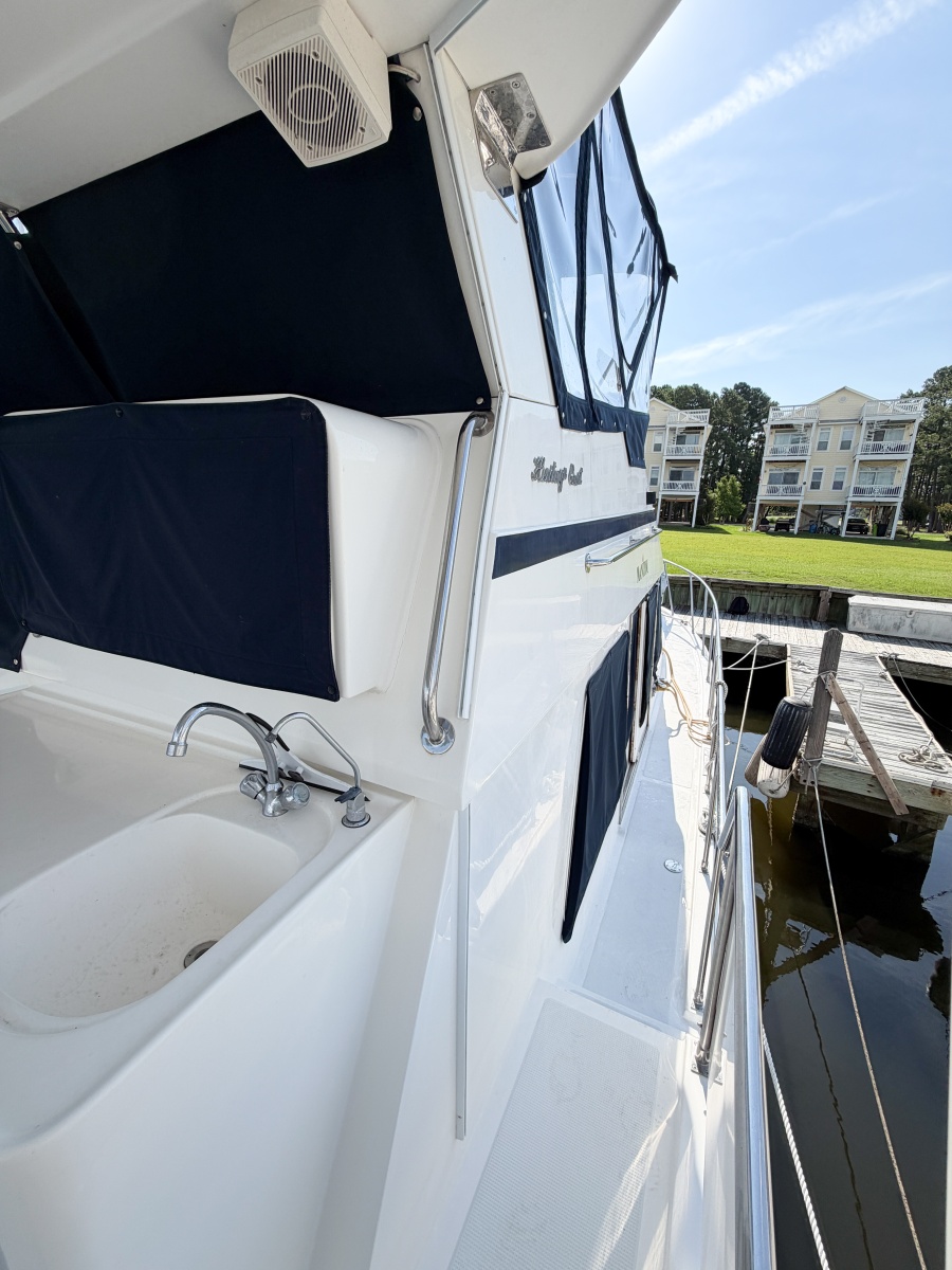 2006 Heritage East 36 Sundeck