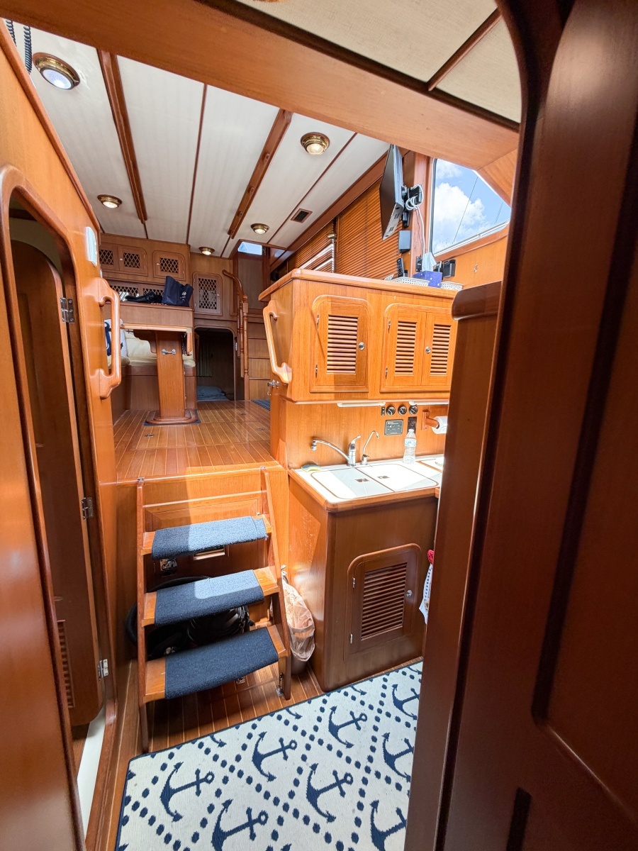 2006 Heritage East 36 Sundeck
