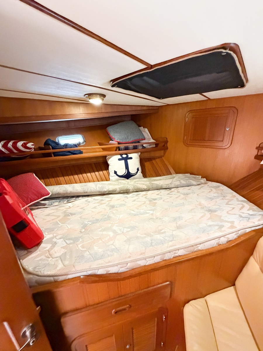 2006 Heritage East 36 Sundeck