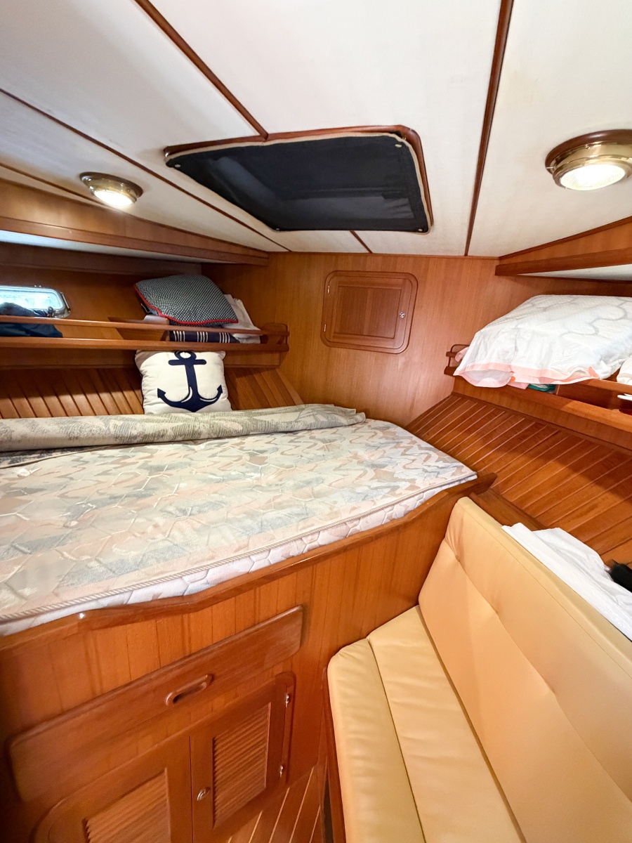 2006 Heritage East 36 Sundeck
