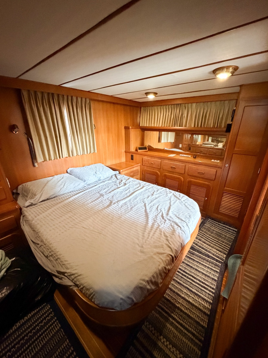 2006 Heritage East 36 Sundeck