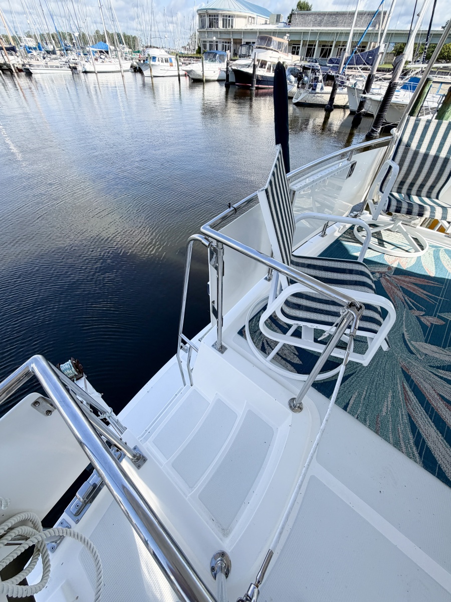 2006 Heritage East 36 Sundeck