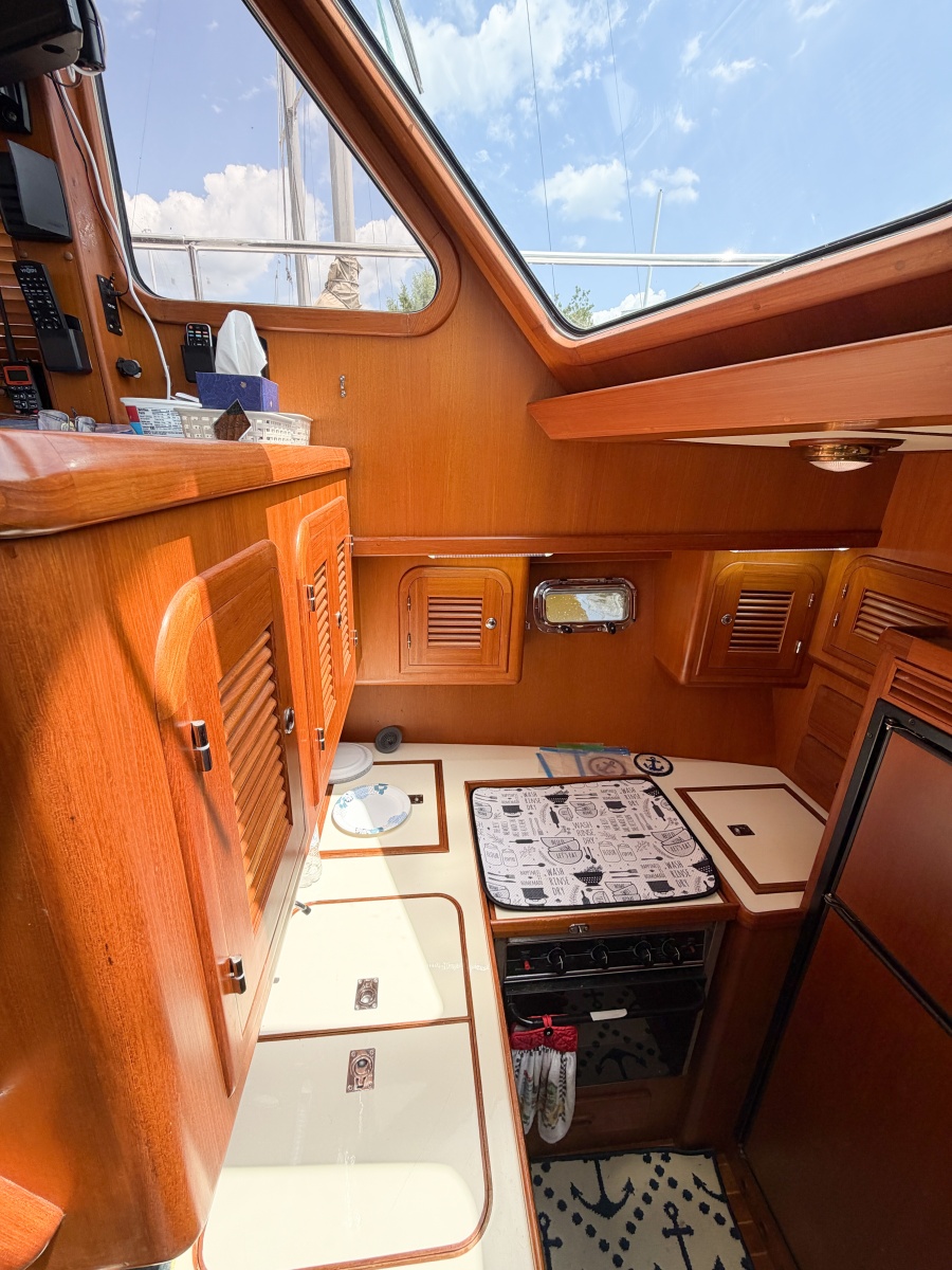 2006 Heritage East 36 Sundeck
