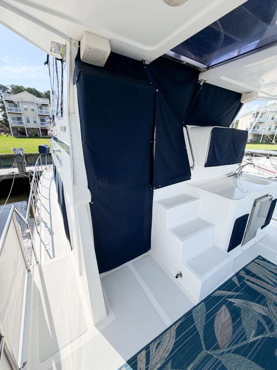 2006 Heritage East 36 Sundeck