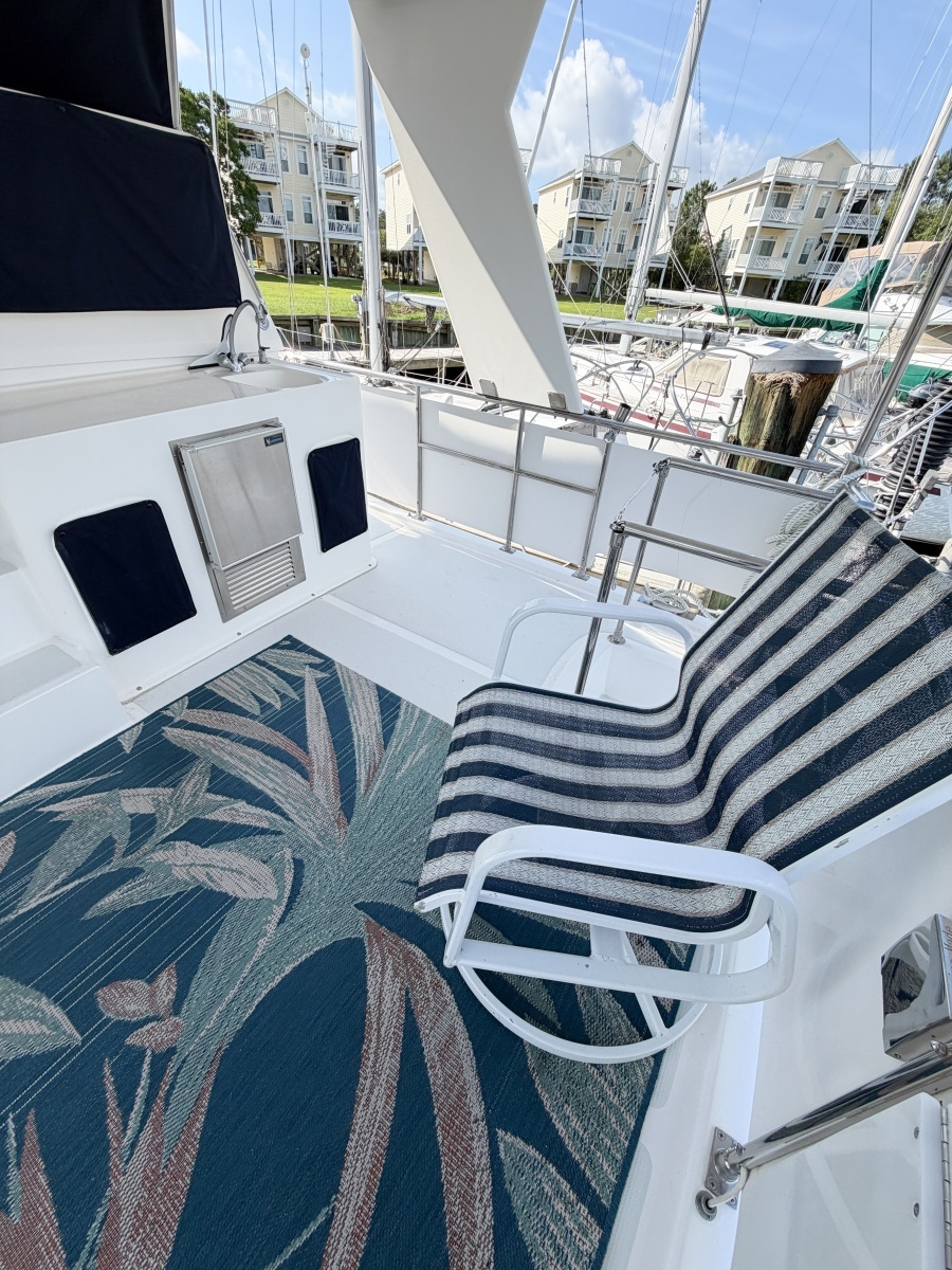 2006 Heritage East 36 Sundeck