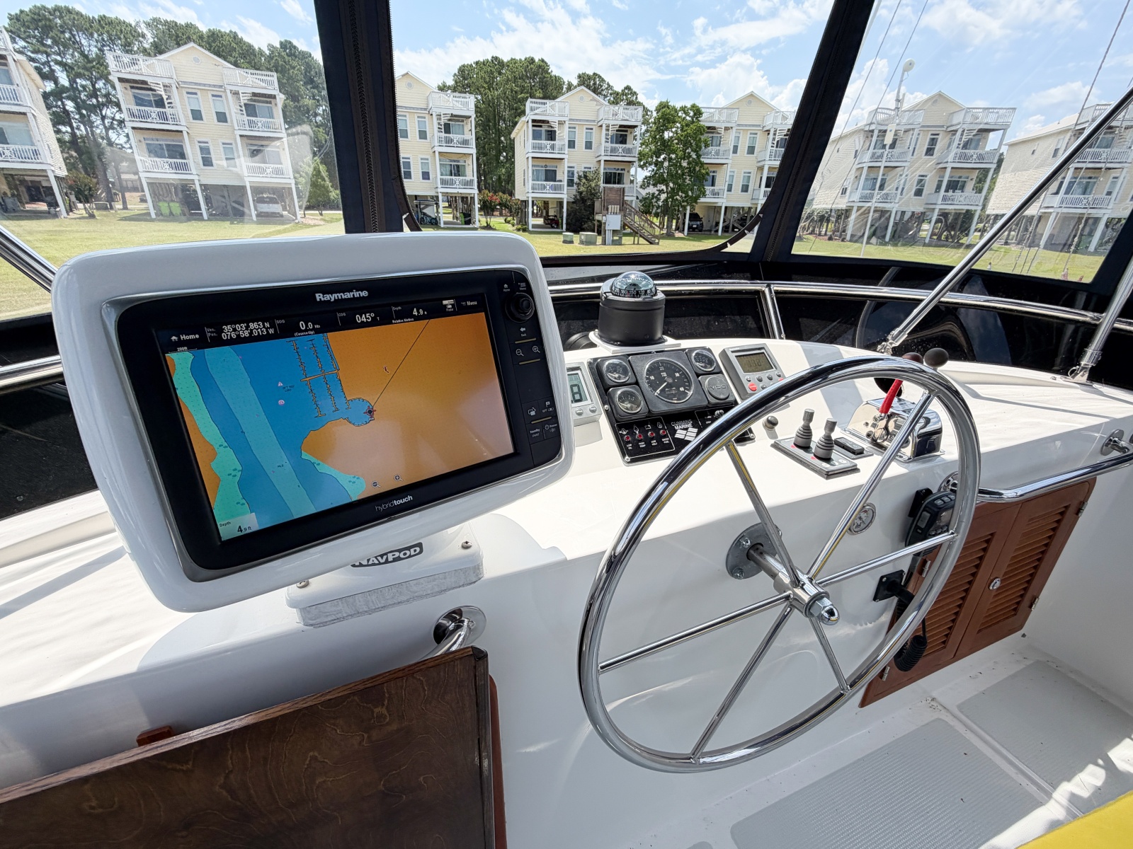 2006 Heritage East 36 Sundeck