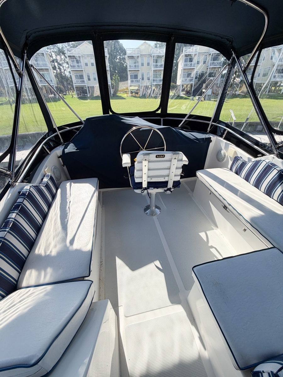 2006 Heritage East 36 Sundeck