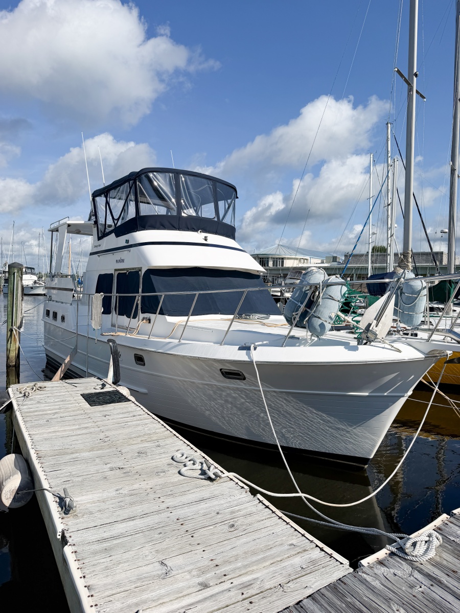 2006 Heritage East 36 Sundeck