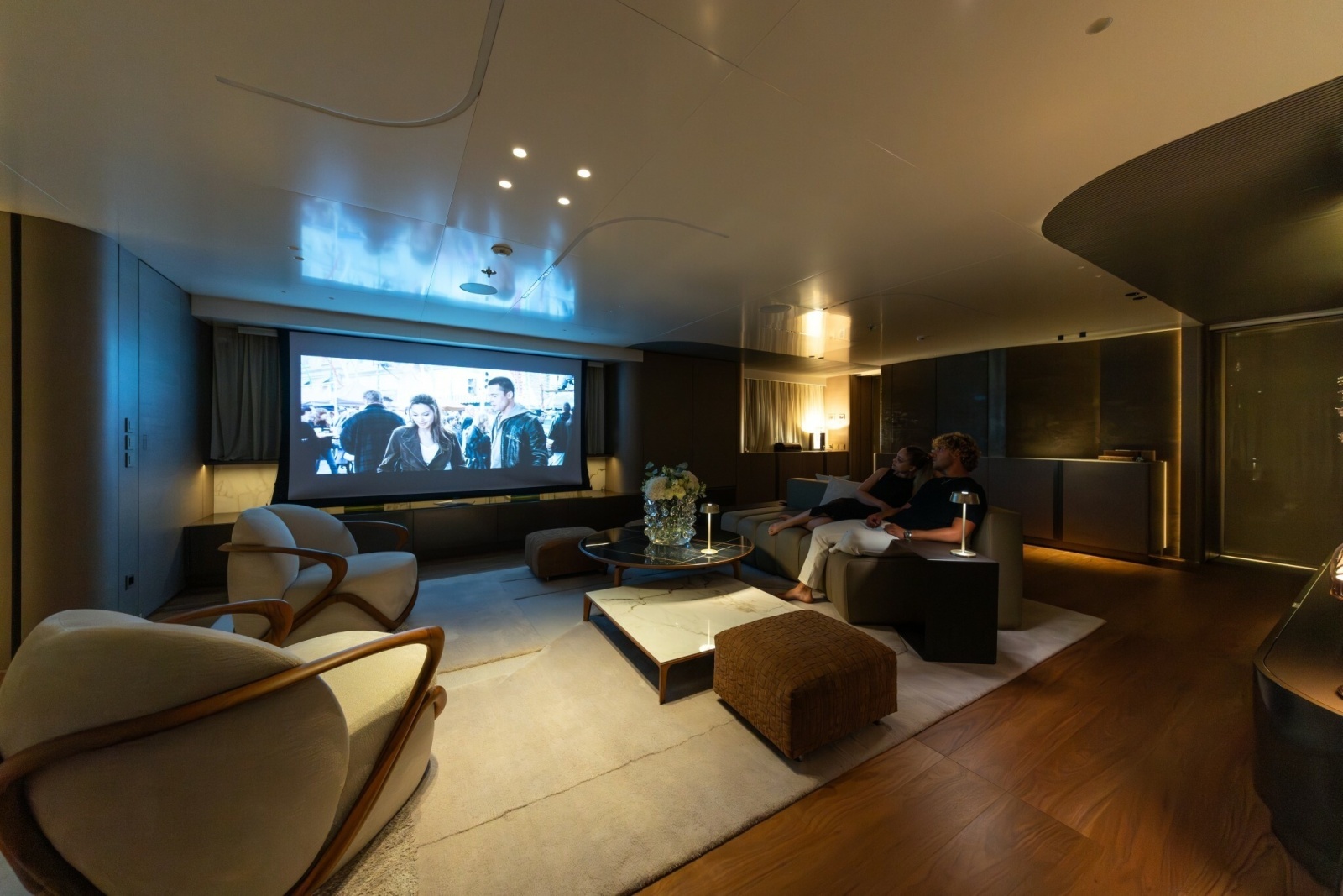 Upper Deck Salon - Cinema