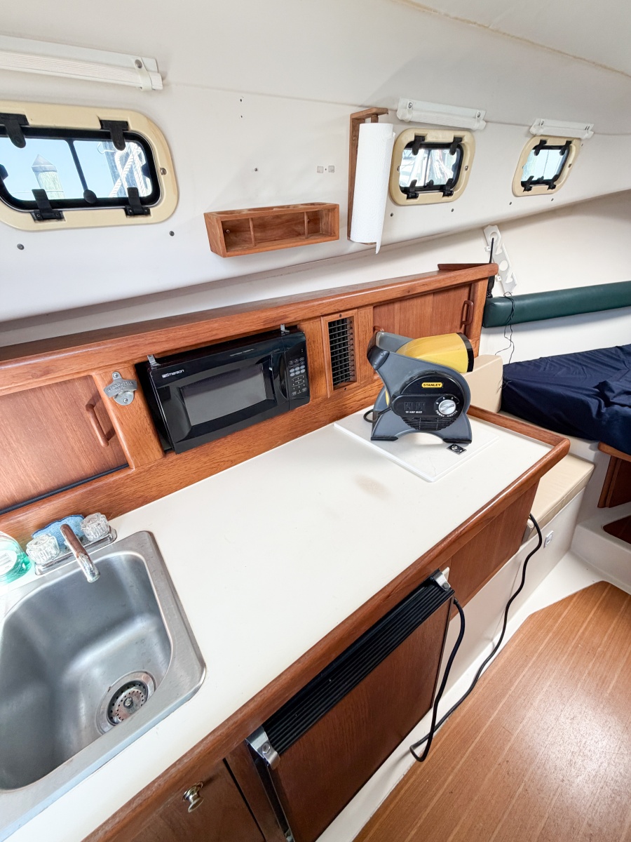 2000 Mainship Pilot 30