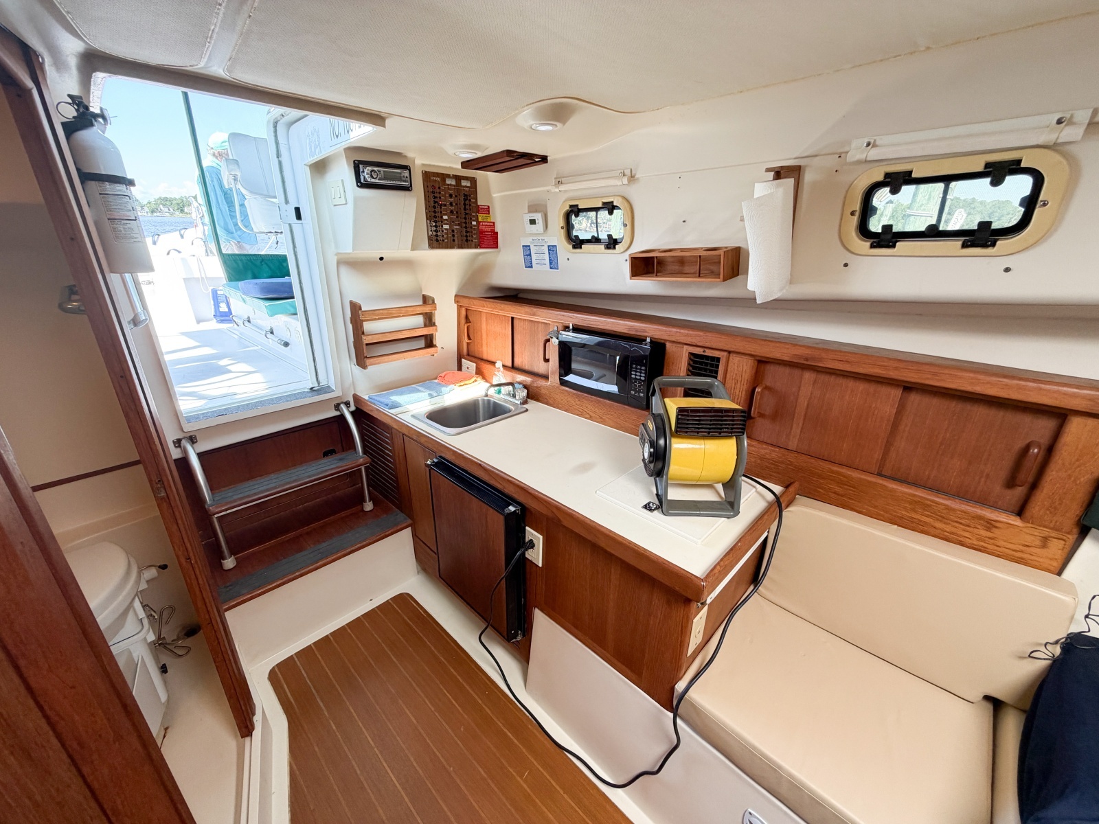 2000 Mainship Pilot 30