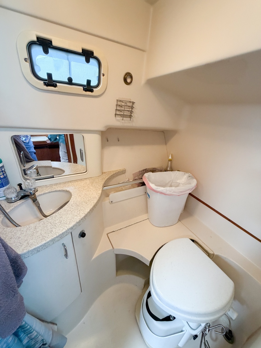 2000 Mainship Pilot 30