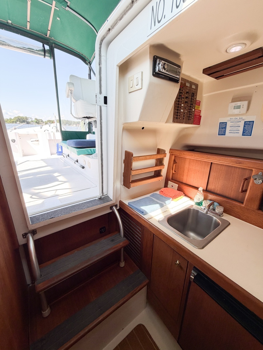 2000 Mainship Pilot 30