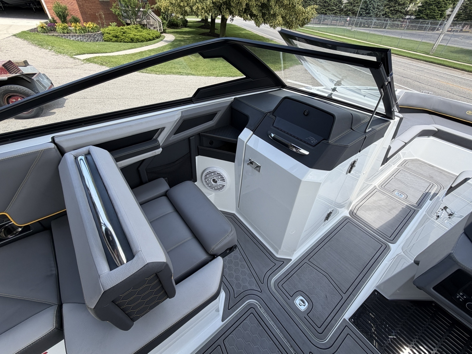 2021 Cobalt R8 Surf