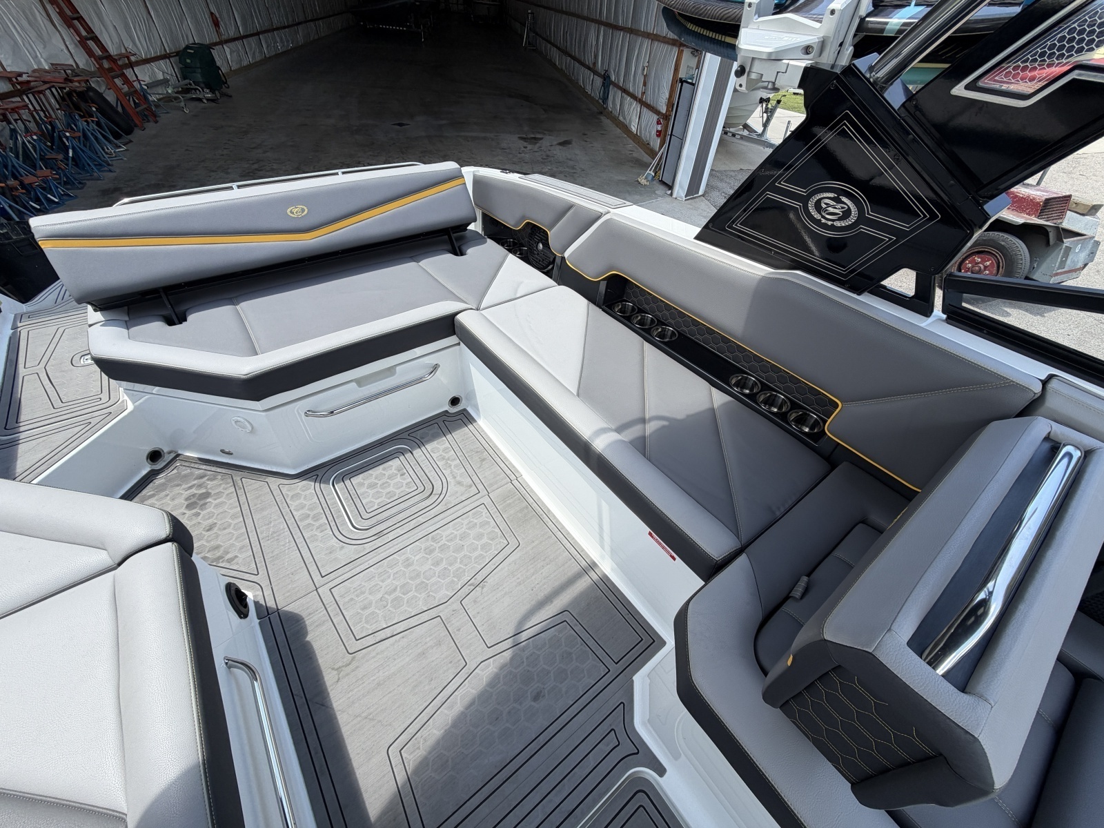 2021 Cobalt R8 Surf