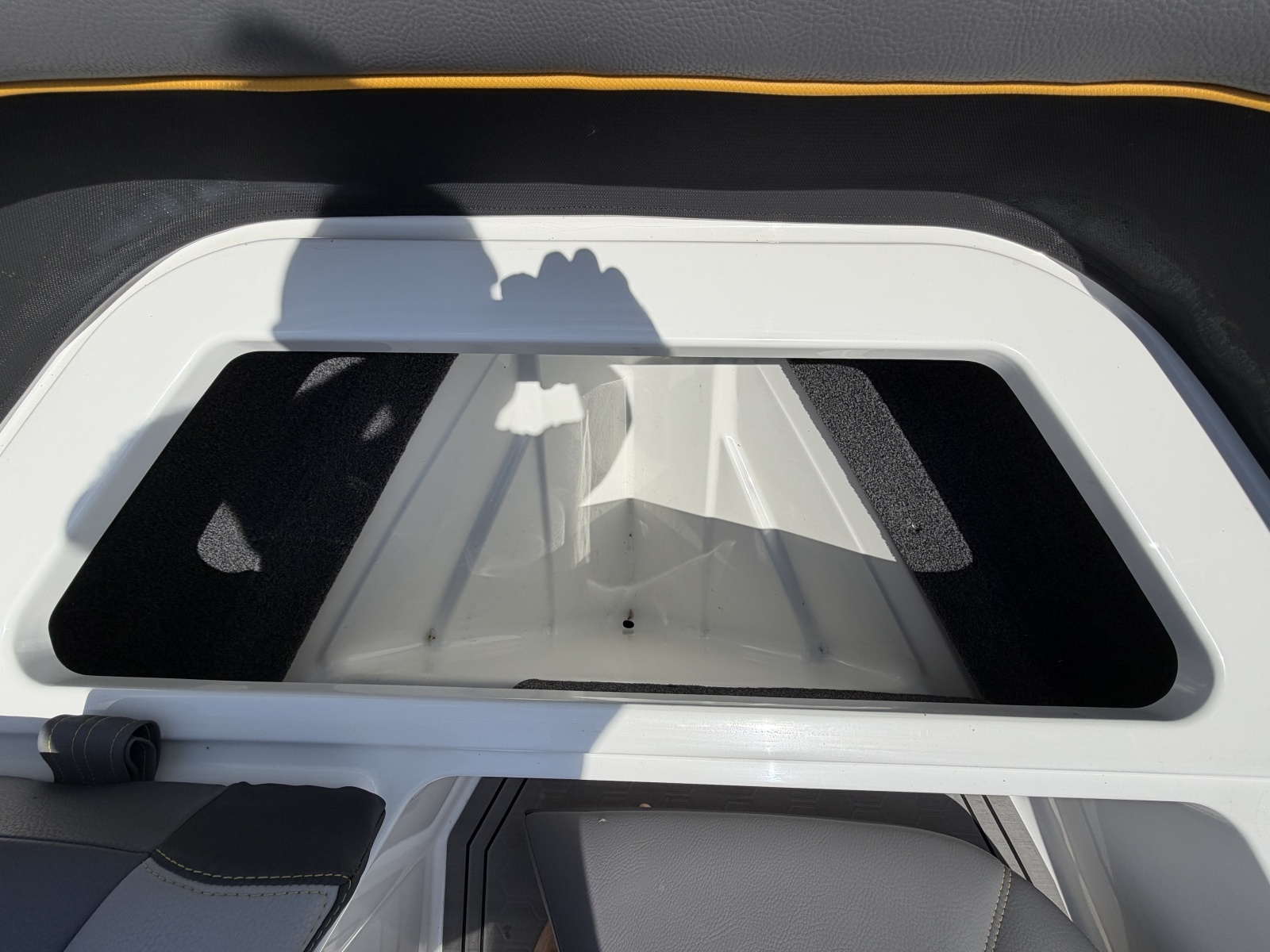 2021 Cobalt R8 Surf