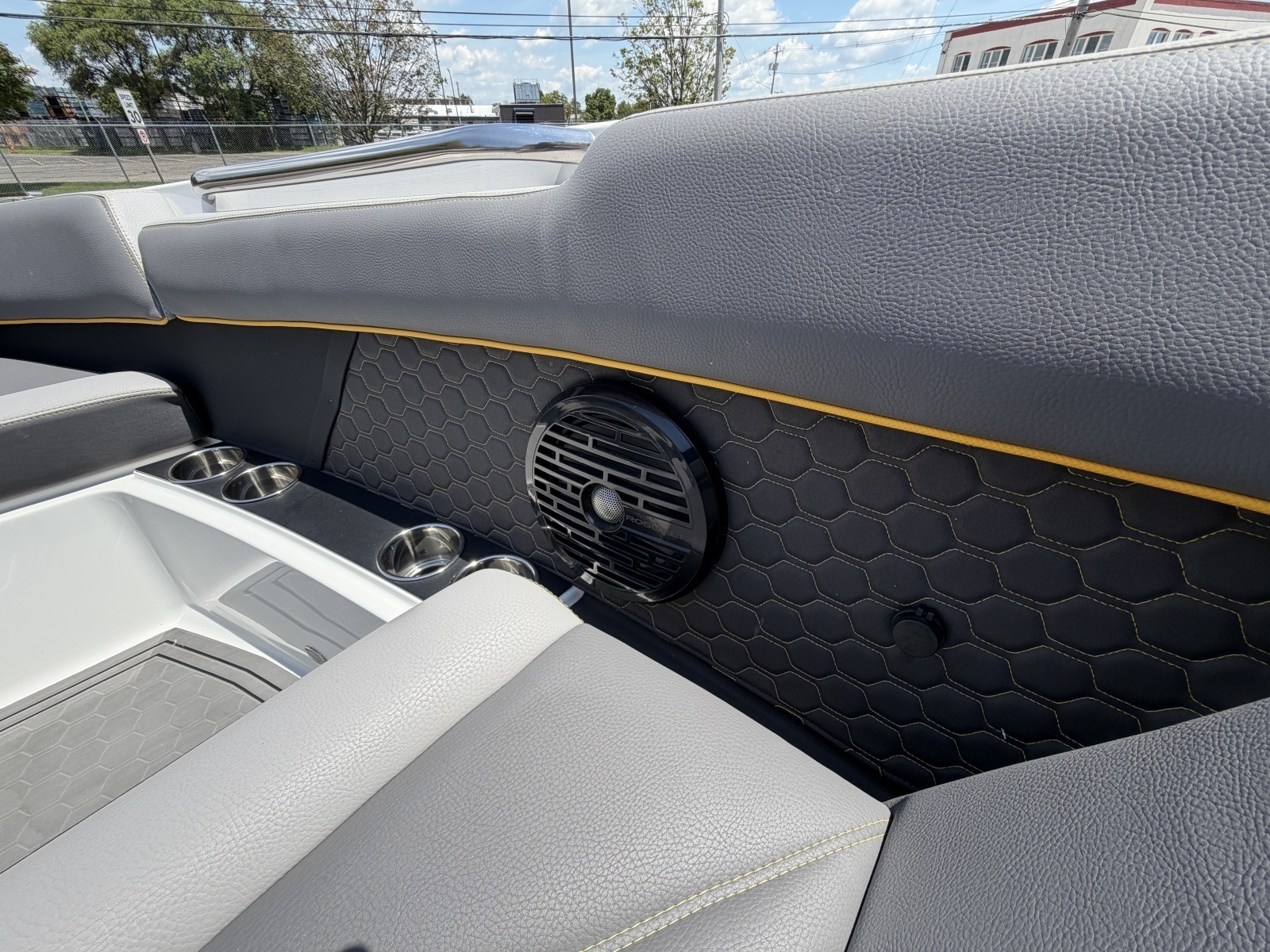 2021 Cobalt R8 Surf