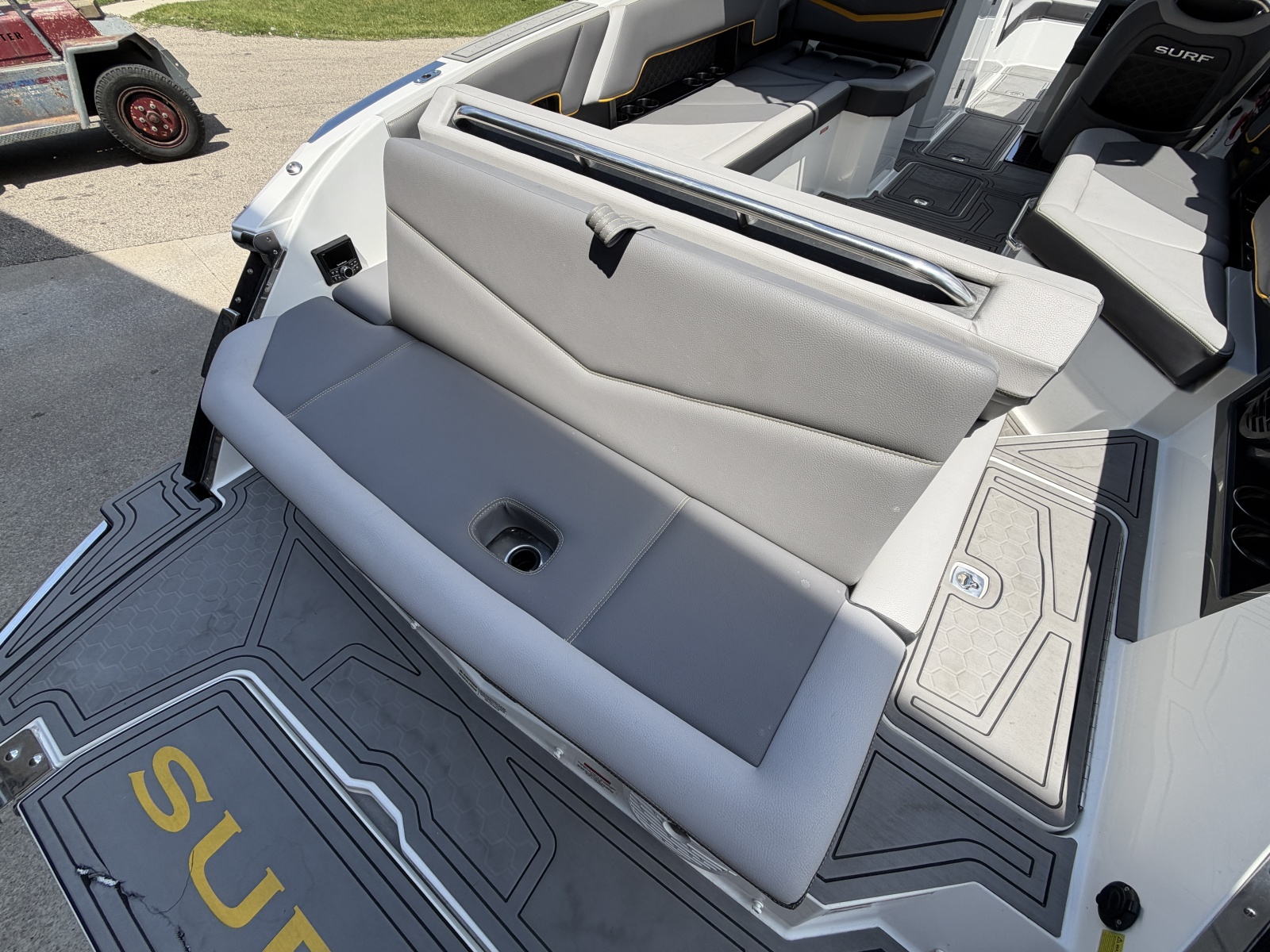 2021 Cobalt R8 Surf