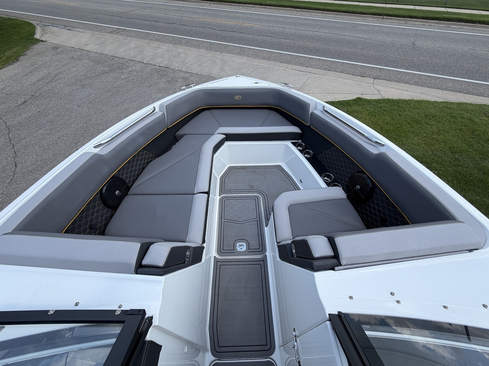 2021 Cobalt R8 Surf