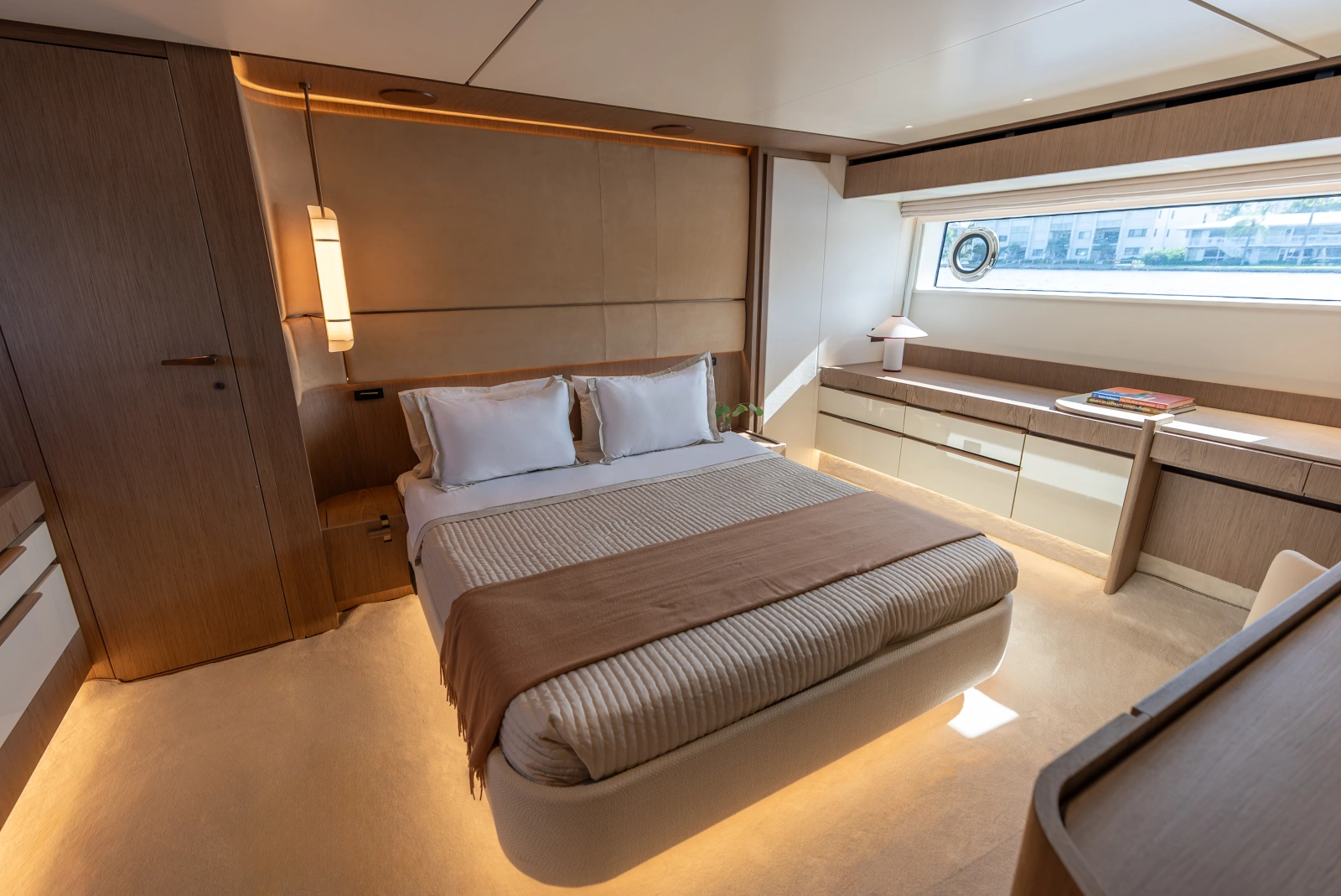 82ft Azimut Yacht For Sale